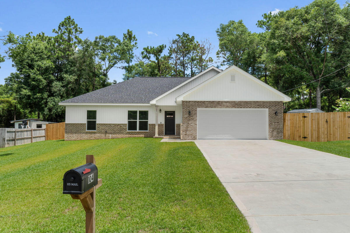 104 JACOB DR, CRESTVIEW, FL 32536, photo 1 of 36